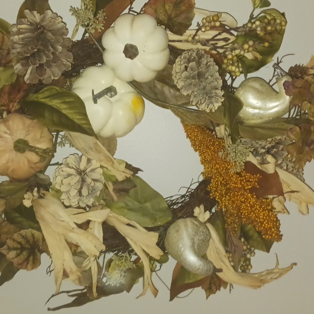 Used Large Wreath for indoor
